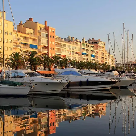 Hyetouze T2 Pour 4 Personnes Vue Et Port- Port